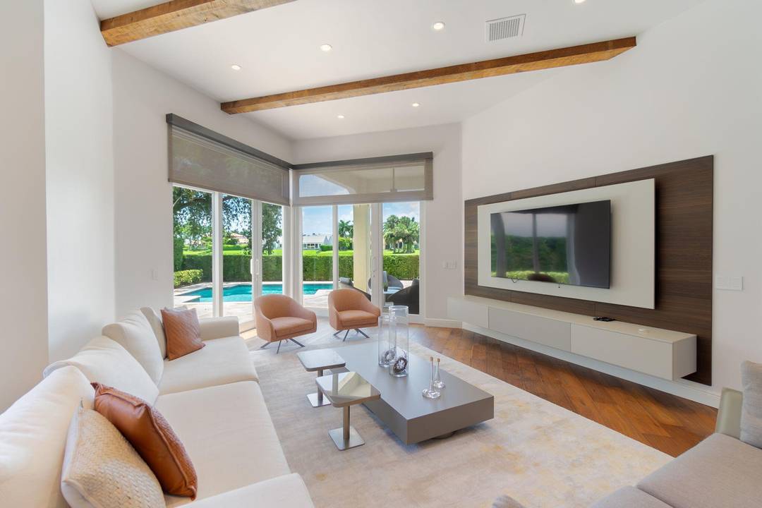 2402 Players Court Single Family Palm Beach