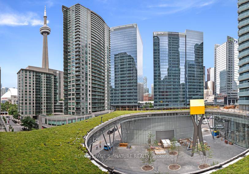 Chic Bachelor Condo at ICE Condos Live in the Heart of Toronto !