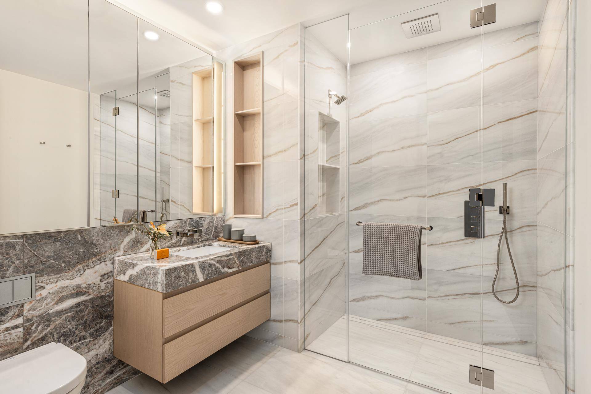 Immediate Occupancy Welcome to Residence 39A at The Greenwich by Rafael Vinoly, where elevated living meets unparalleled views.