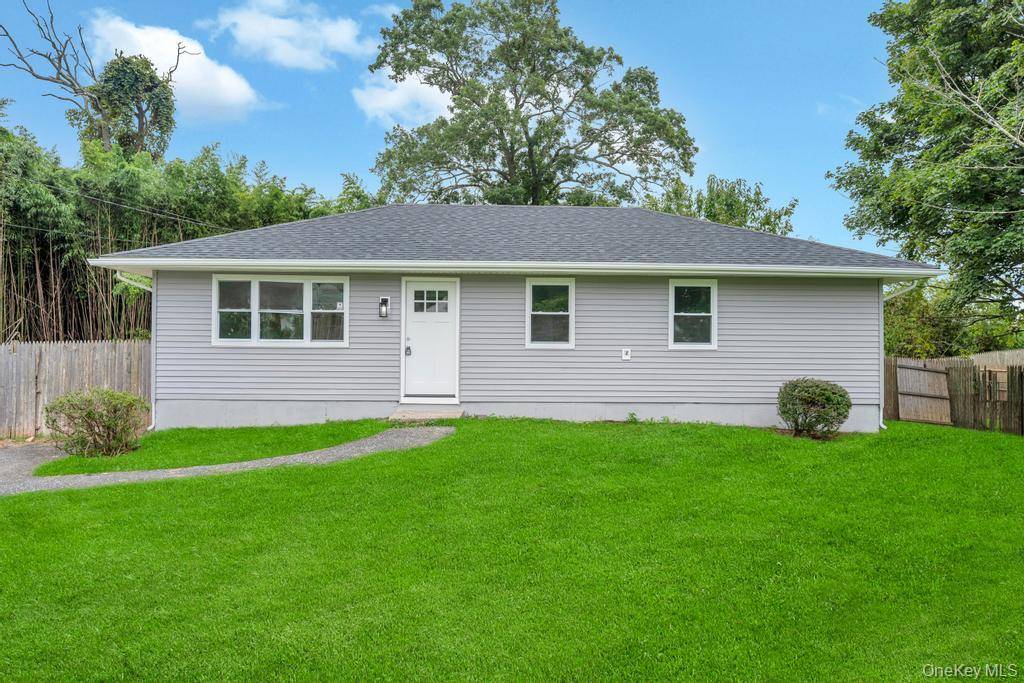 Welcome to this newly updated 3 bedroom, 1 bathroom ranch style home !