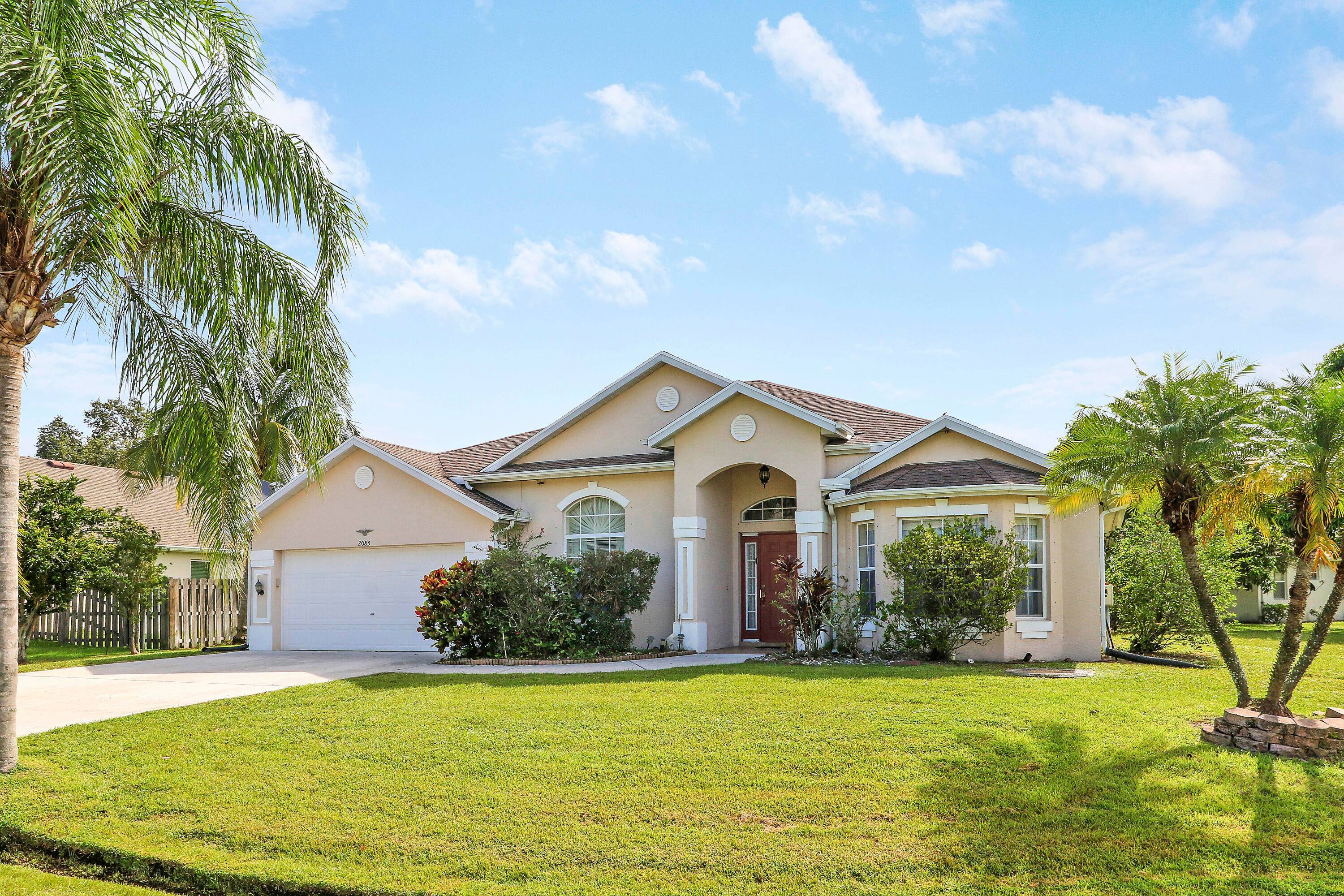 This gorgeous 4bdr 3ba home is impeccably maintained and perfect for entertaining.