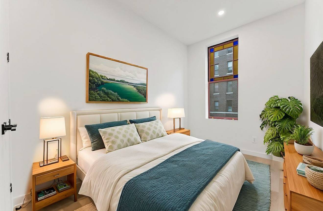 174 Meserole St 3L Williamsburg, Brooklyn Bright 3 Bed, 2 Bath Modern Finishes In Unit Laundry Welcome to 174 Meserole St 3L a sun drenched, beautifully renovated 3 bedroom, 2 ...