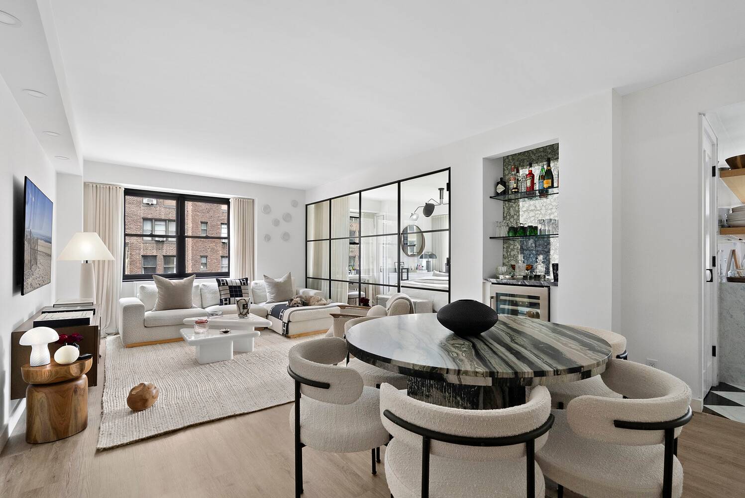 Welcome to apartment 5F at The Revere a fully renovated, move in ready two bedroom home in the heart of Sutton Place.