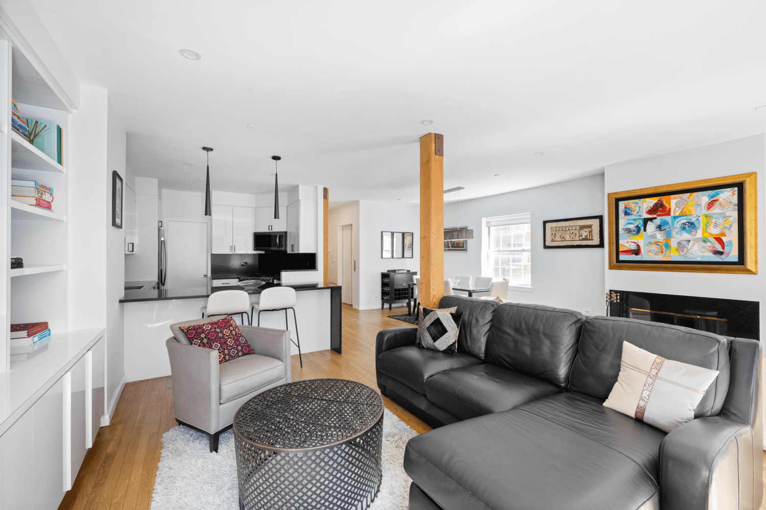 Experience the perfect blend of modern comfort and timeless charm of the West Village, in this sunsplashed 2 bedroom, 2 bathroom apartment.