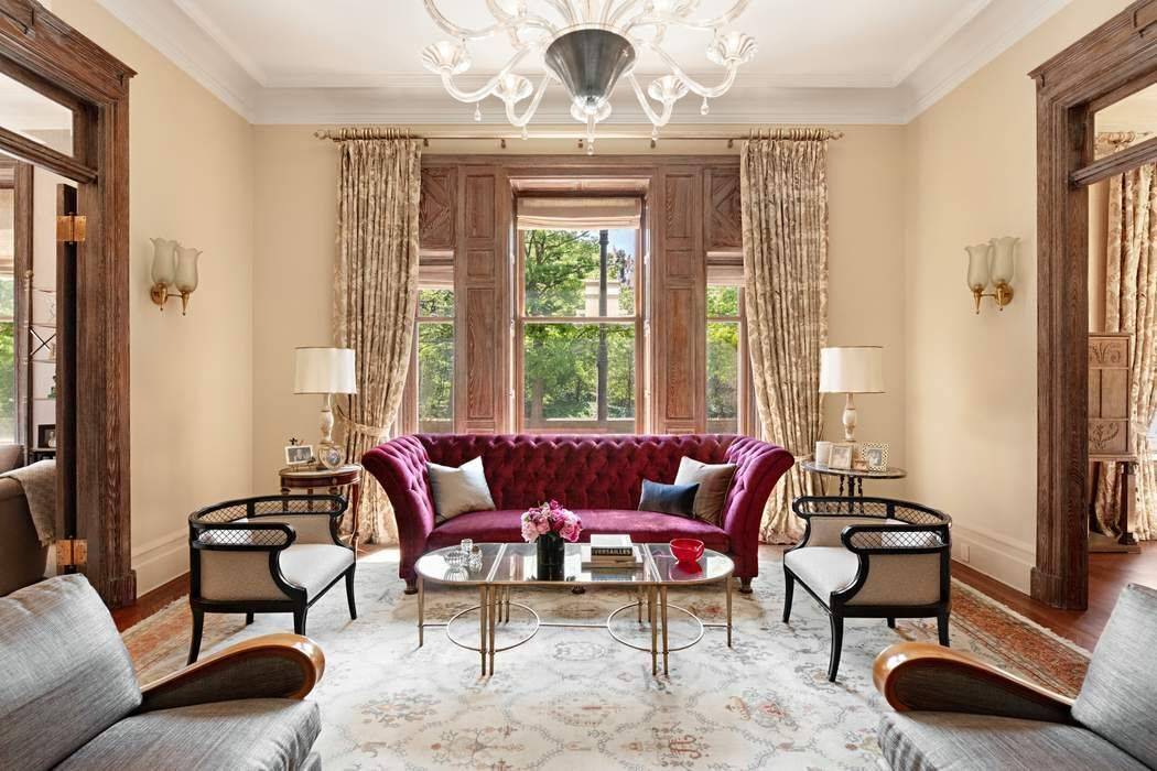 Within the incomparable Dakota at One West 72nd Street, this exceptionally sophisticated residence is defined by soaring 13 foot ceilings and magnificent proportions, as well as perfectly preserved prewar grandeur, ...