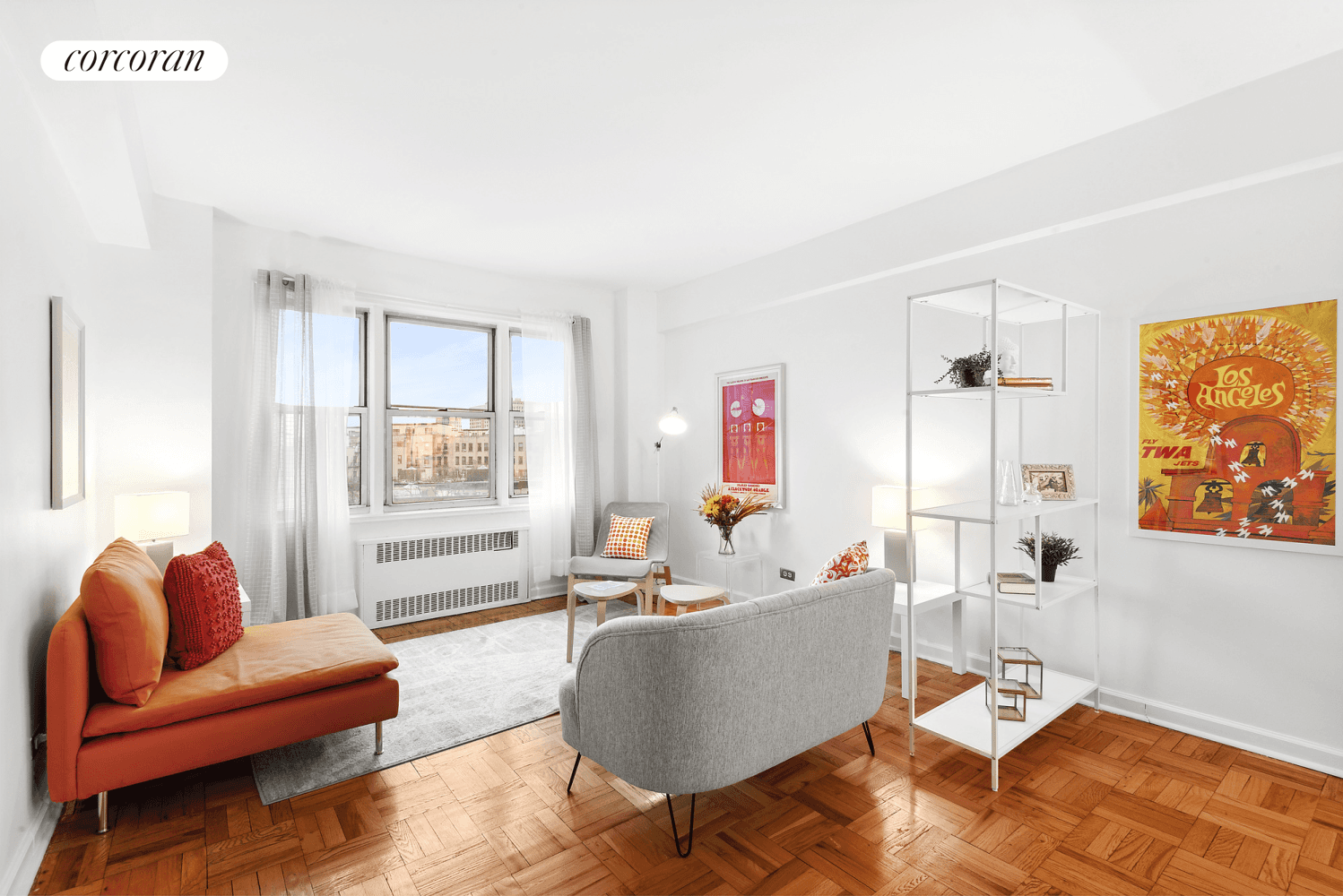 Perfectly situated at the convergence of Grand Army Plaza and vibrant Vanderbilt Avenue, this 8th floor one bedroom is brilliantly lit by its east facing orientation.