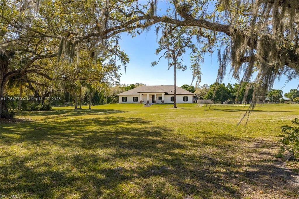 With 3, 070 square foot home under air, this 5 bedrooms and 3 full baths plus half bath, cathedral ceilings and a variety of beautiful level 4 granite counter tops ...