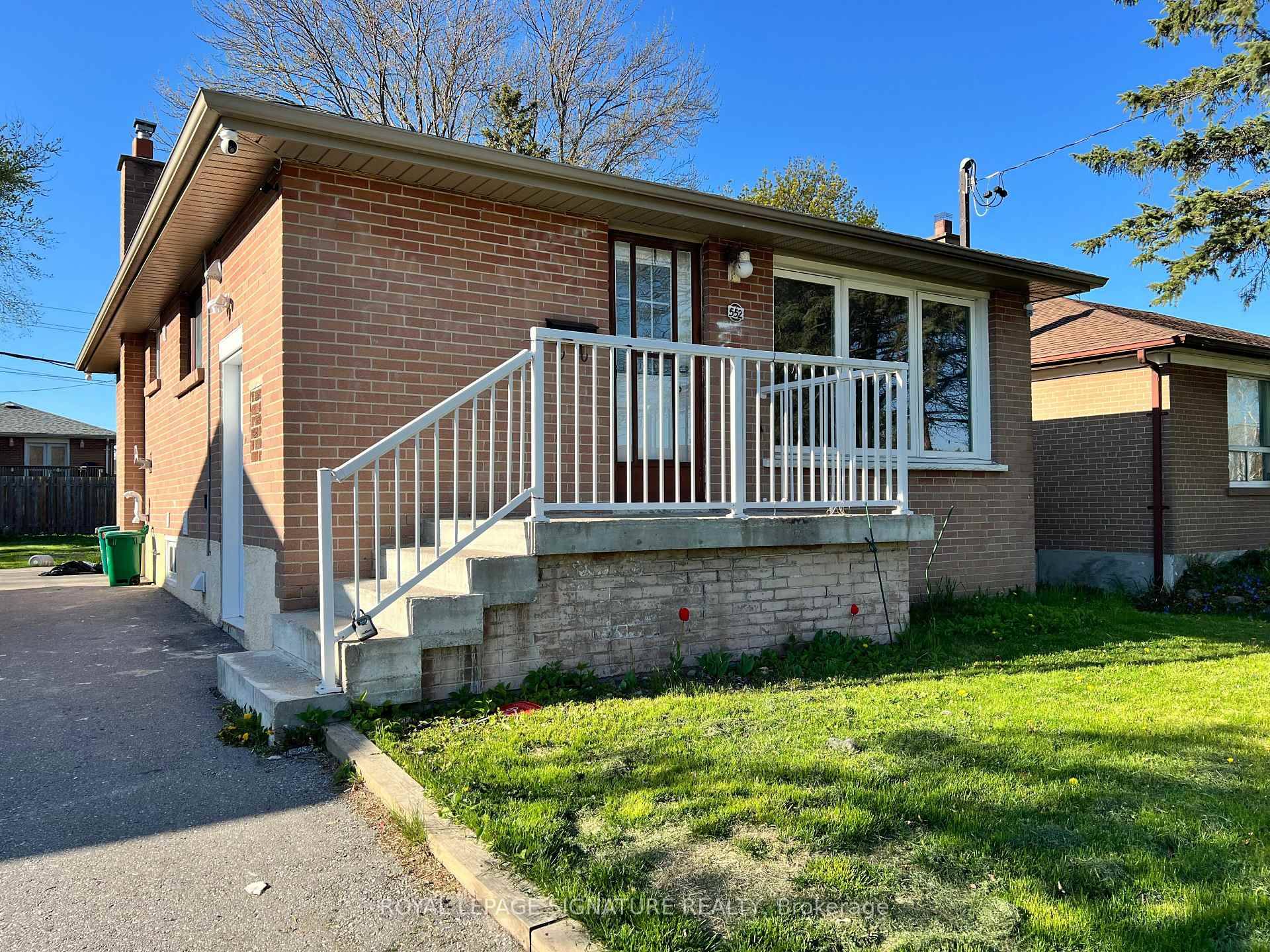 Bright and well maintained main floor for lease in an all brick bungalow located in a desirable Oshawa neighbourhood.