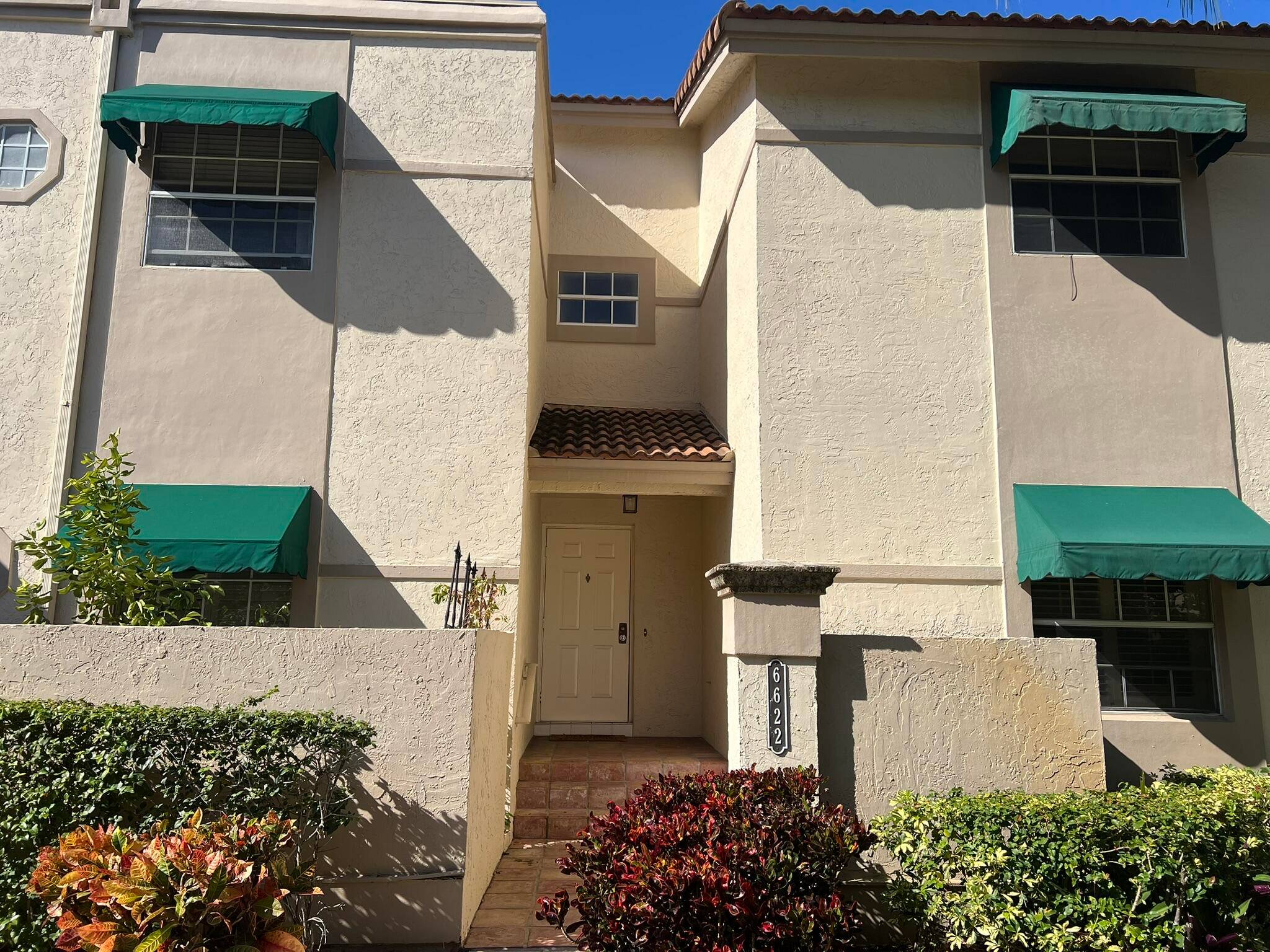 Upstairs corner unit in a great location.