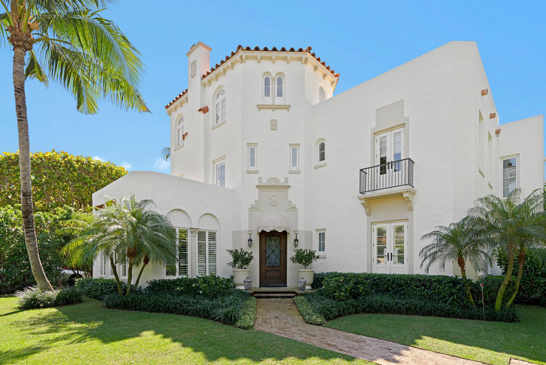Exceptional Ocean Block Rental on Brazilian Ave.