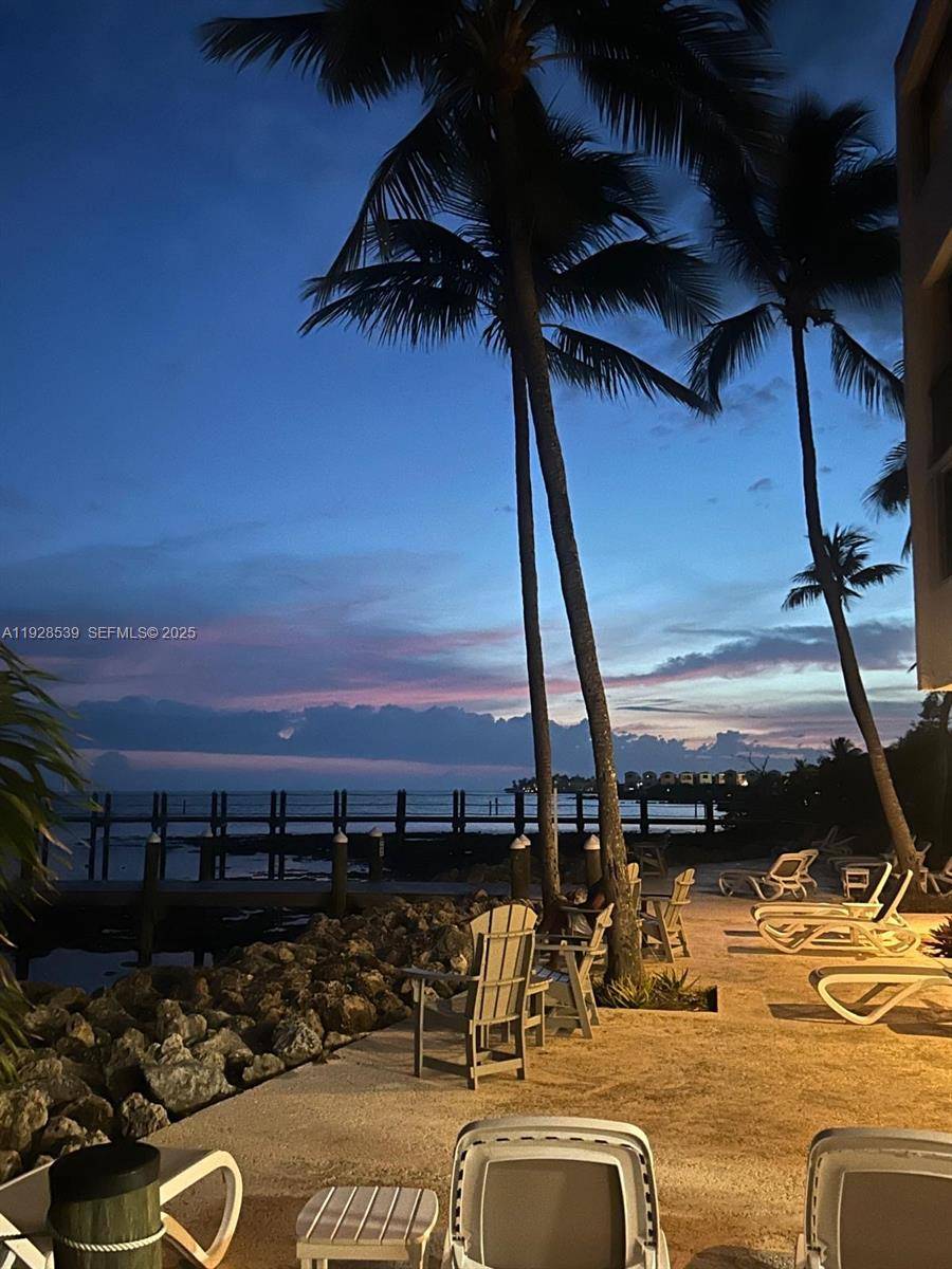 Beautifully maintained 2 bedroom, 1.