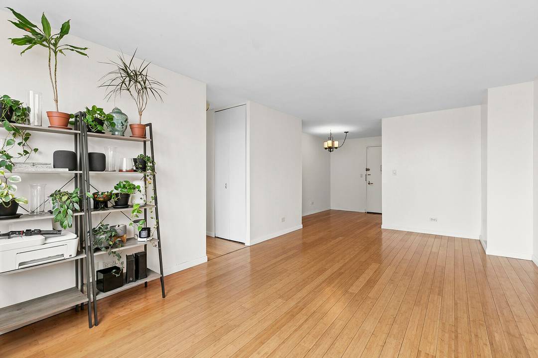 High Floor One Bedroom with Open City Views Available 5 1 Experience elevated city living in this sun drenched, generously scaled one bedroom at 301 East 79th Street.