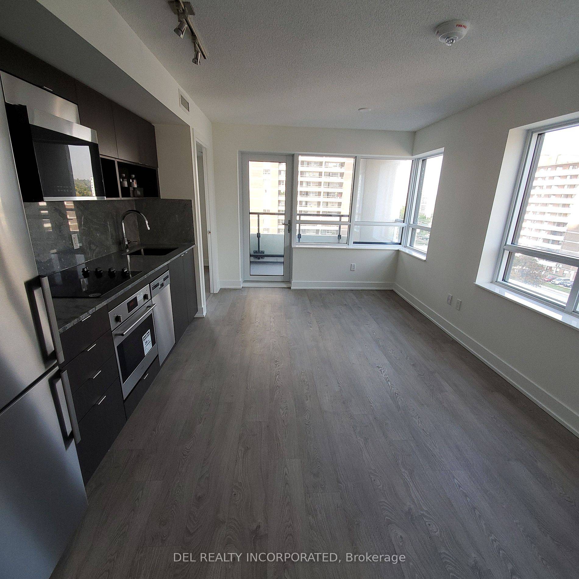 This luxury 2 Bedroom and 2 Bathroom condo suite at Islington Terrace offers 692 square feet of open living space.