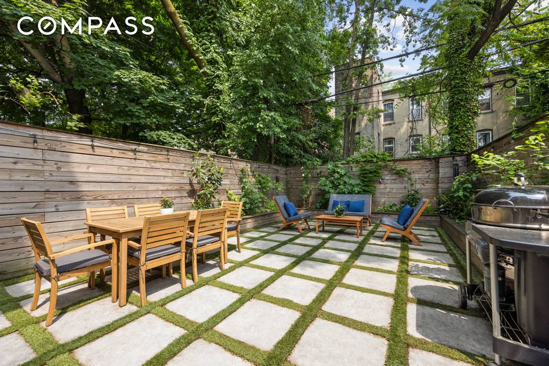 Seller incentive Enjoy reduced carrying costs with 6 months of common charges covered.