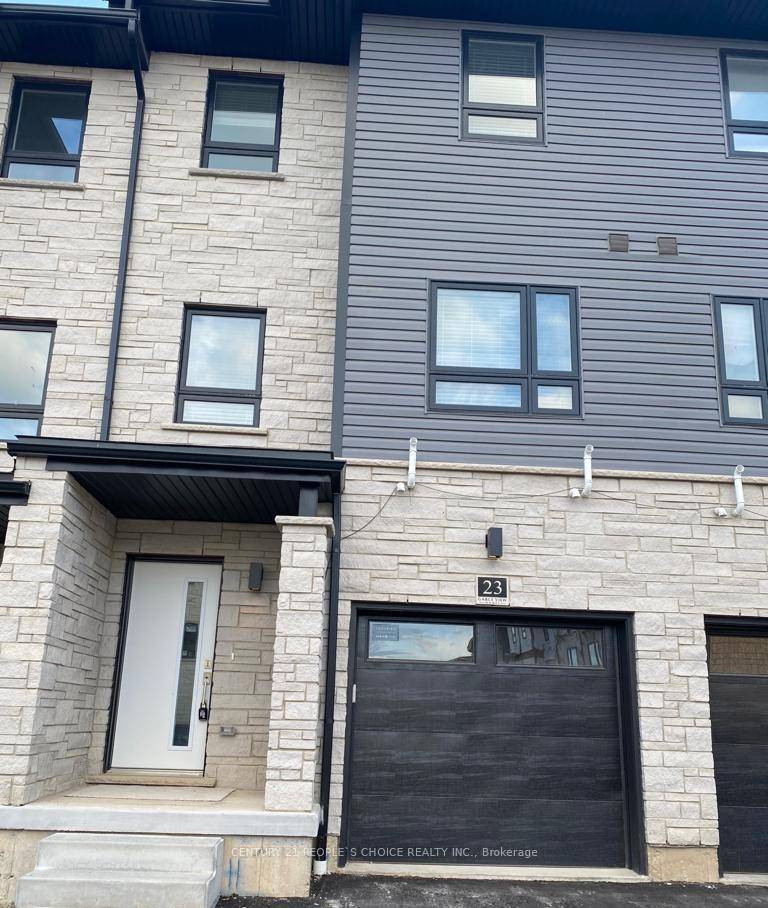 Stunning 3 Storey Townhouse in Cambridge with 4 Beds and 3 Baths !