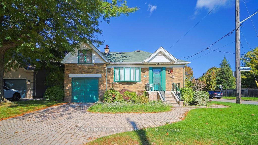 Offered for the first time in over 45 years, this cherished family home proudly sits in the prestigious and quiet enclave of Parkview Hill, one of East York's most desirable ...