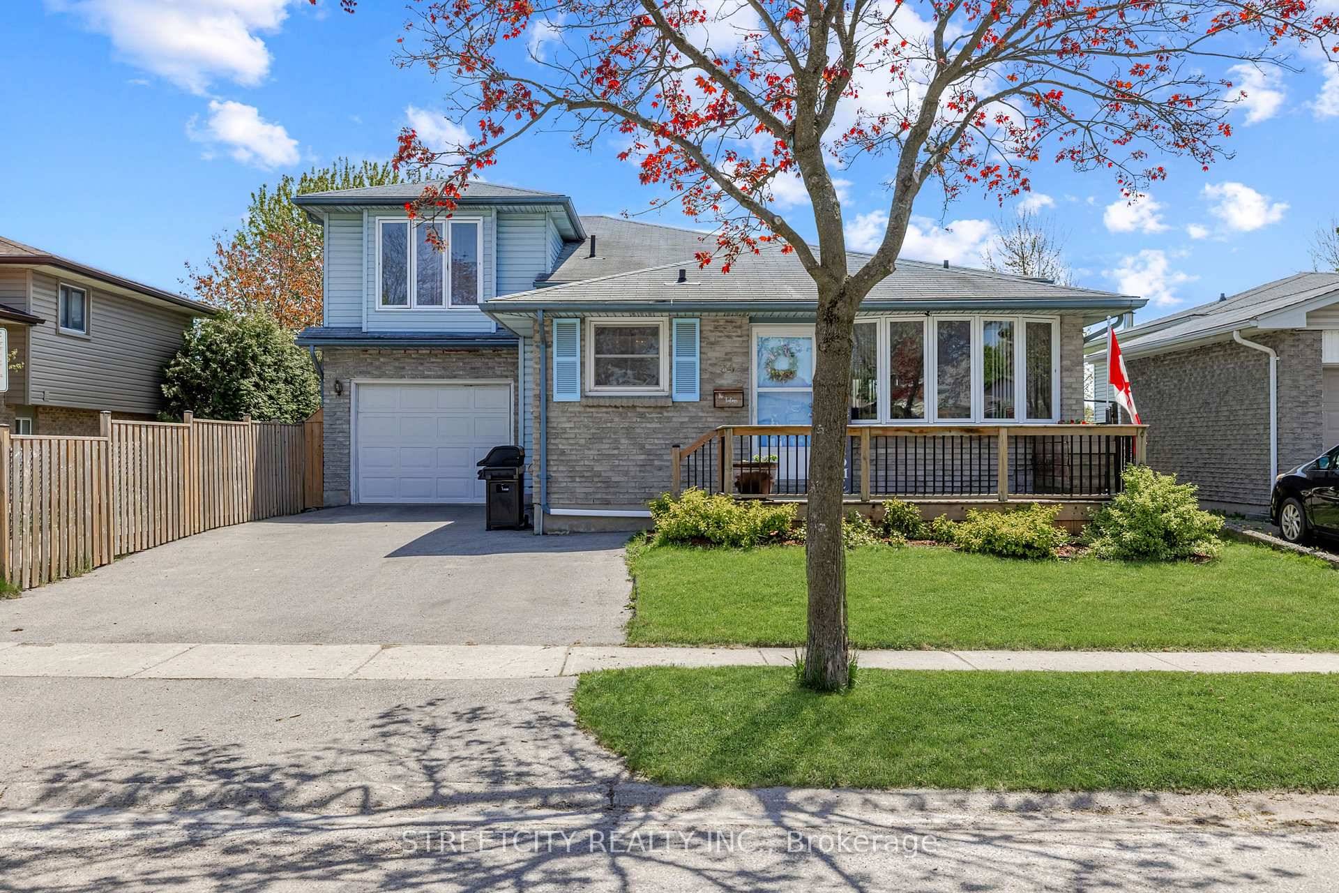 Client RemarksSet in a family friendly neighbourhood and backing onto green space, this spacious five level back split offers room to grow and features you'll love.
