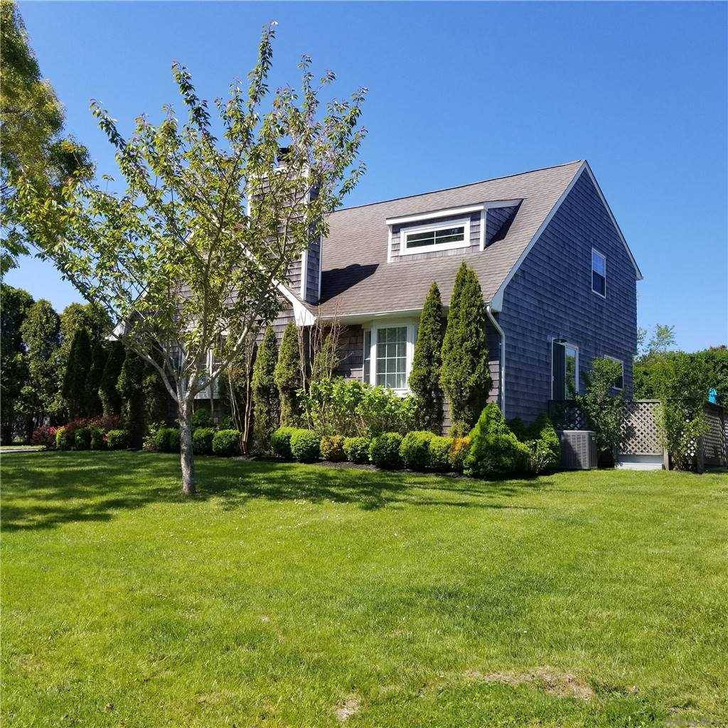 Come see this great family home boasting Open Concept Living Room, Cooks Kitchen and Dining Area, 1st Floor Bedroom, and full Bath 2 Additional Master Suite with En Suite Bathrooms ...