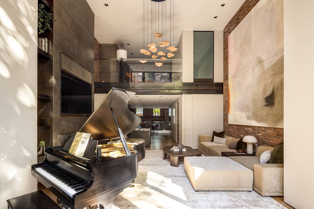 A Historic Landmark of Design and Luxury in the Heart of Greenwich Village Where 19th century charm meets 21st century innovation, 80 Washington Place stands as one of downtown Manhattan's ...