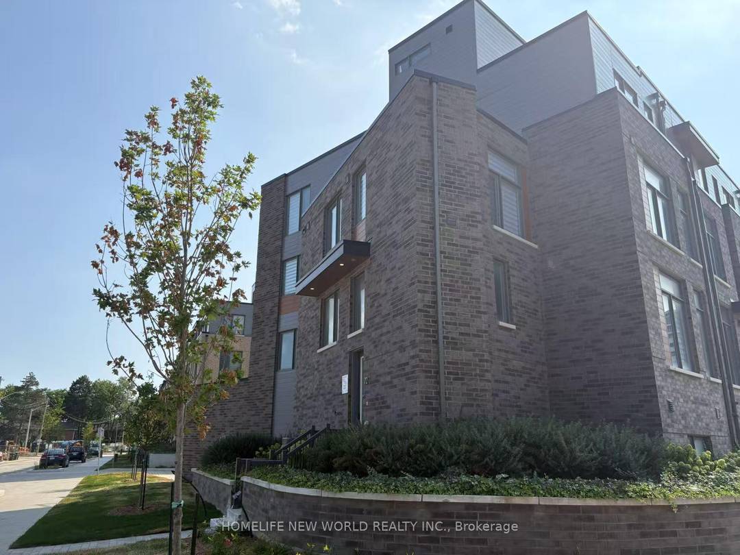 Brand New Home Near Yorkdale Stay just 400m from Yorkdale Subway Station only 20 minutes by transit to Rogers Stadium.