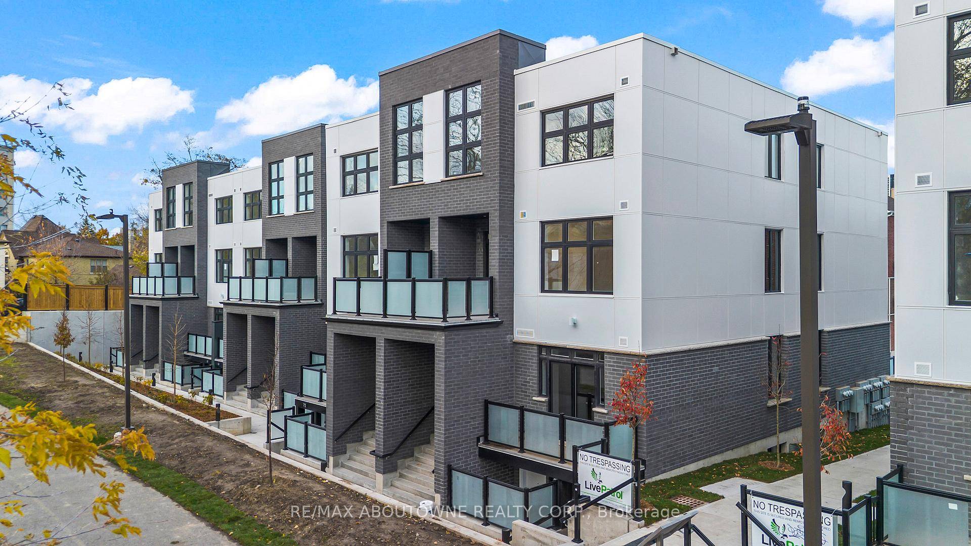 Welcome to this brand new, never lived in 1 bedroom condo offering modern comfort and convenience in one of Kitchener's most vibrant communities.