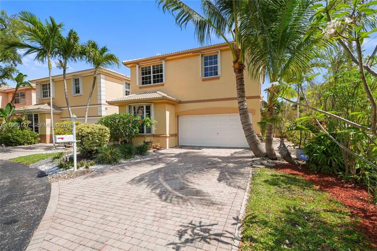 3BR 2. 5BA residence in East Hollywood s San Marino community.