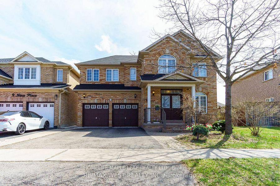4 Bedrooms, bright home Large bdrms and living space.