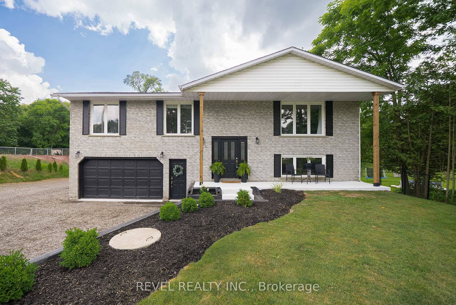 Charming Country Living with City Convenience !
