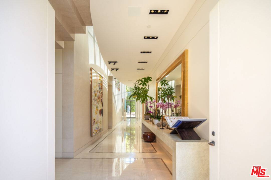 1148 Summit Dr 5BR Beverly Hills Post Office | B.H.P.O. La