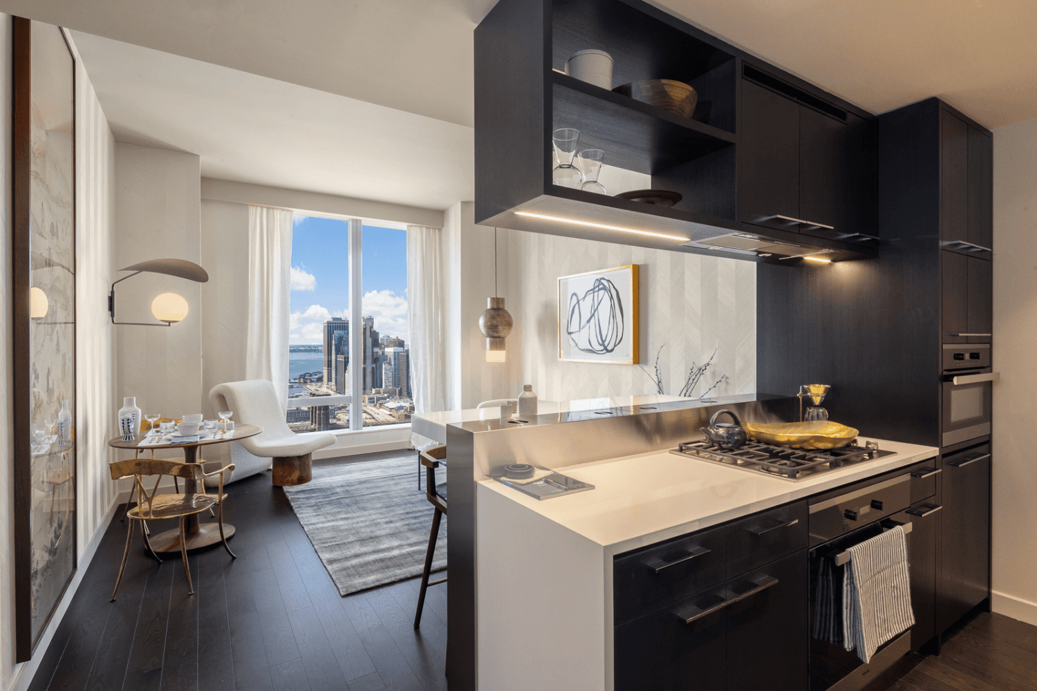 ONE MANHATTAN SQUARE OFFERS ONE OF THE LAST 20 YEAR TAX ABATEMENTS AVAILABLE IN NEW YORK CITY Evening Tours Available Upon Request.