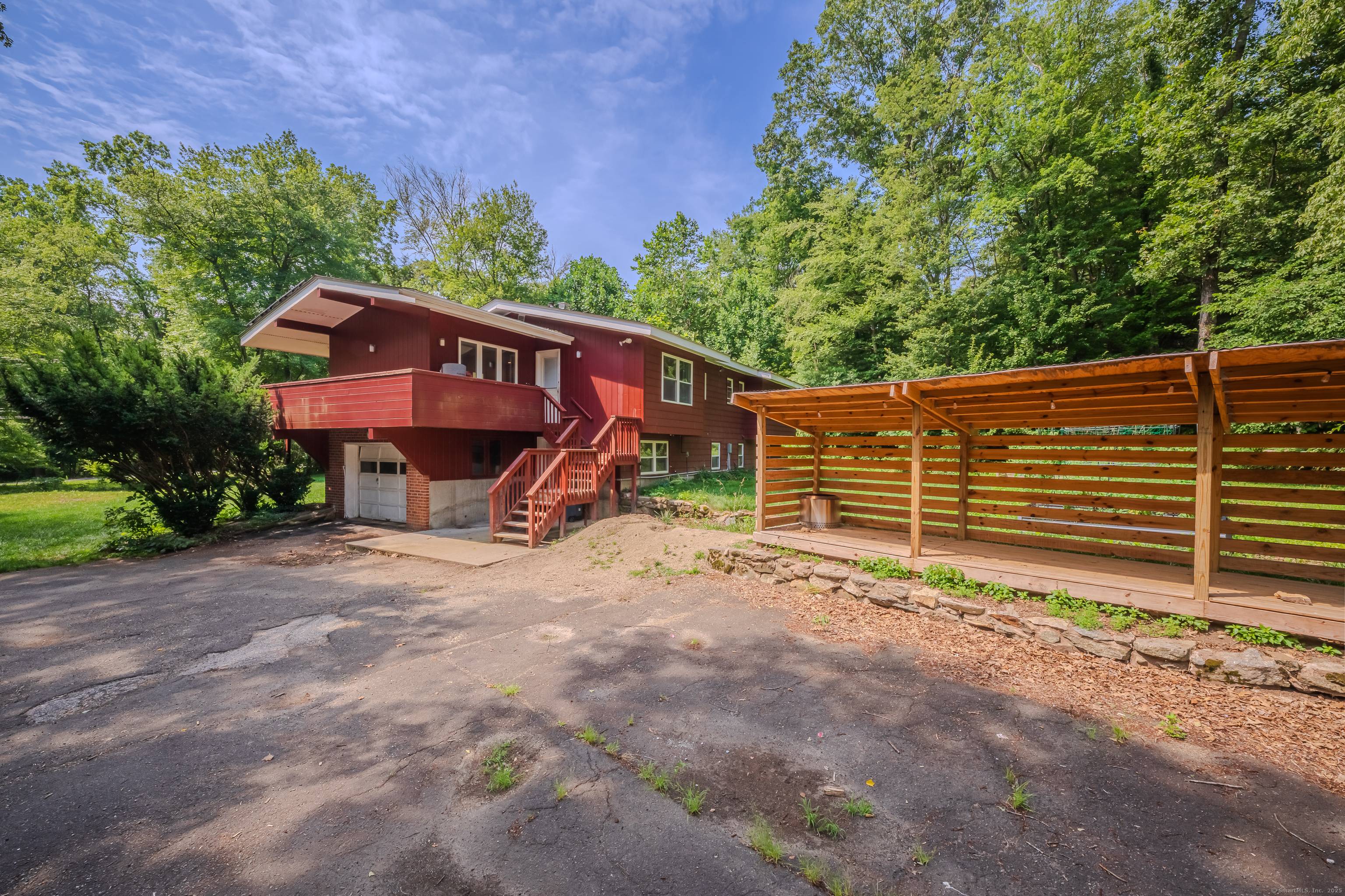 Spacious 2, 332 SF Contemporary set on 1.