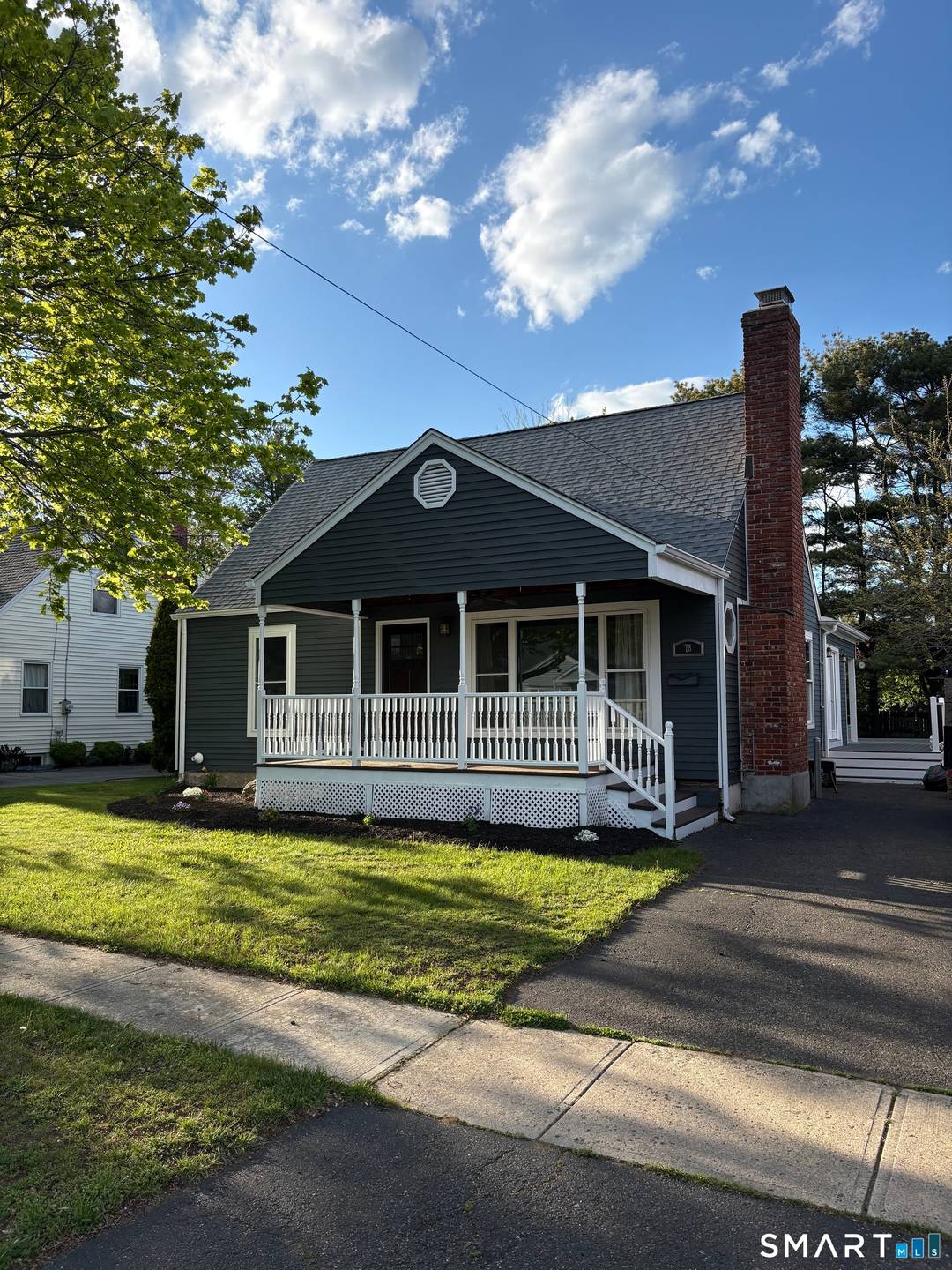 Beautiful Location ! Water views, and a very quick walk to Short Beach Park !