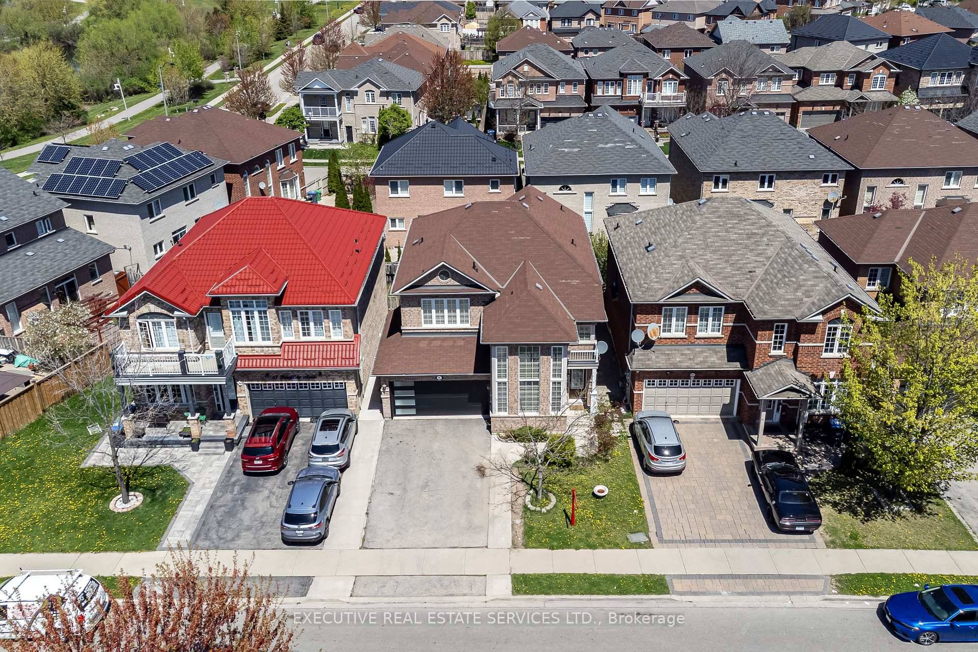 Welcome To 85 Stoneylake Avenue !