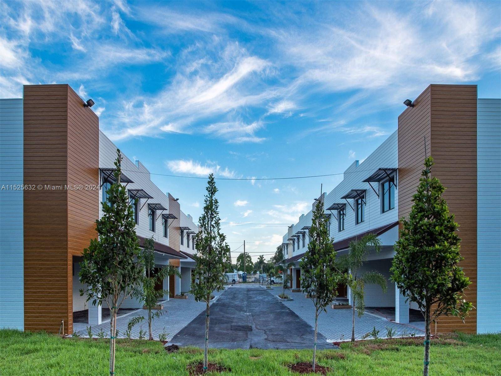 ALPHAVILLE TOWNHOMES IS UNIQUE, MODERN STYLE, BAHAMAS KEYS DESIGN, 10 TOWNHOMES WITH OPEN CONCEPT AND A UNIQUE STYLE, DESIGNED BY A HIGH PRETIGE DEVELOPER IN LUXURY DEVELOPMENTS ; ALPHAVILLE DEVELOPERS ...