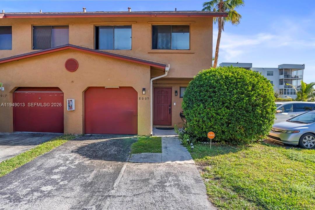 Whether you are looking for a place to call home or a property that works for you from day one, this corner unit townhouse in Fairways of Sunrise Townhomes delivers ...