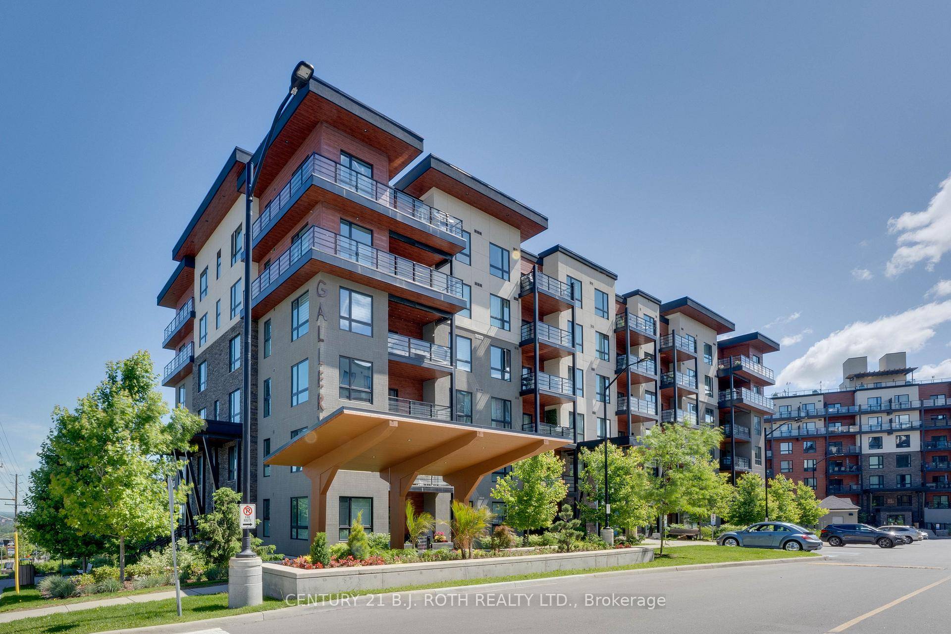 Stunning 3 Bedroom, 2 Bathroom Corner Suite with 1244 Sq.
