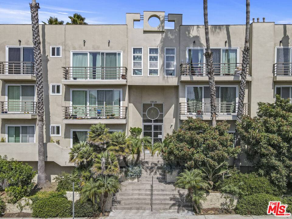 11949   Goshen Ave 2BR Brentwood La