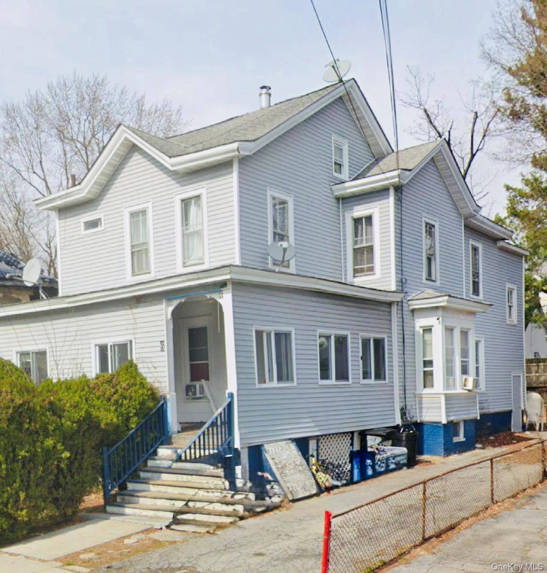 Well maintained and cared for Two family house.