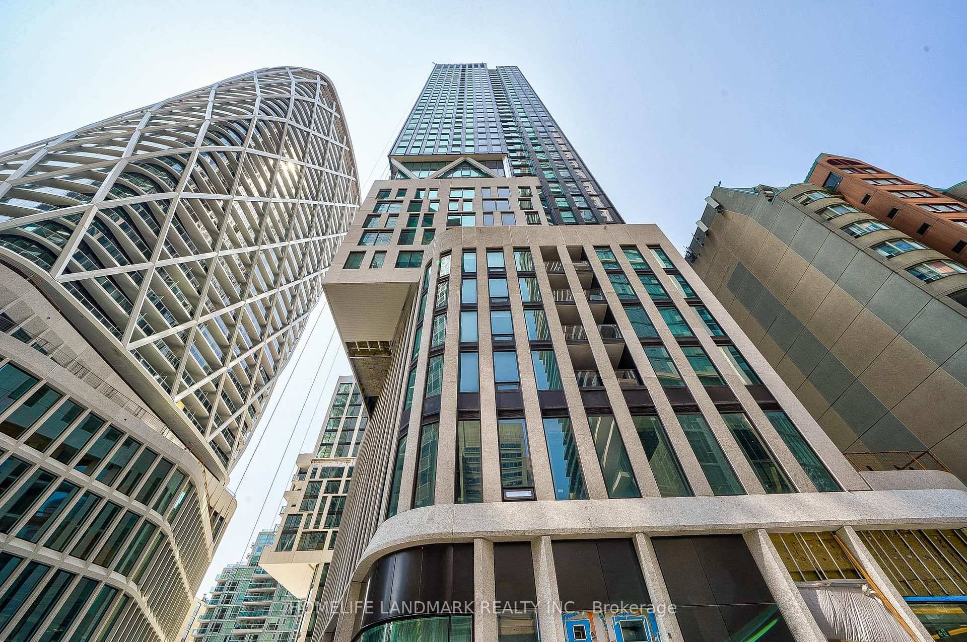 Brand new unit in 863 sq ft South West with wrap around windows 2 1 bedrooms 2 bath unit in the most sought after location in downtown !