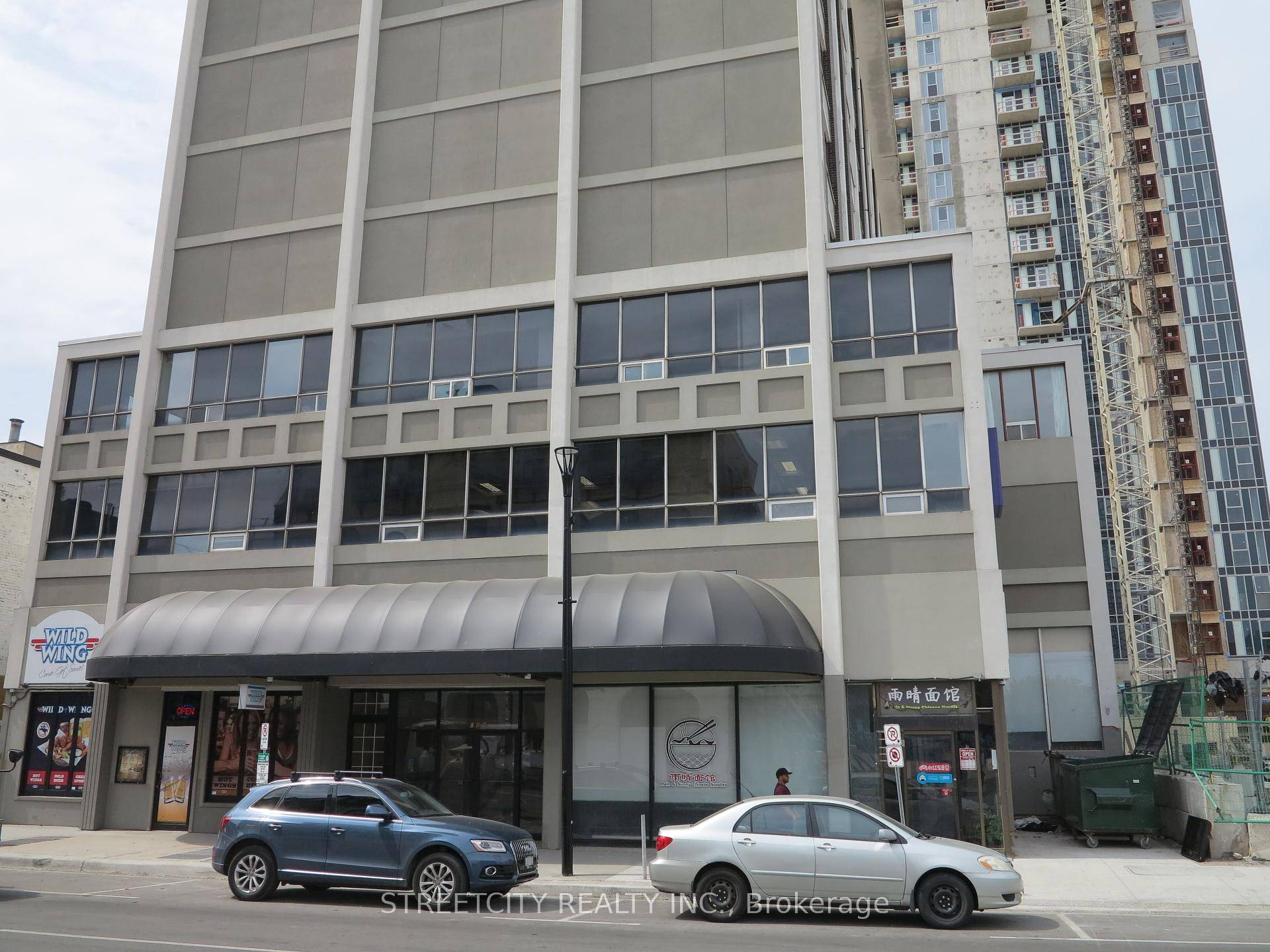 Very successful restaurant for sale !