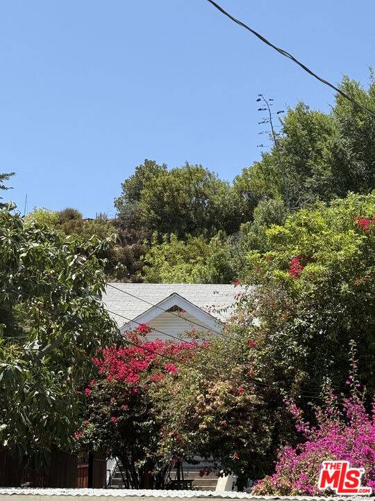 2565   Glen Green St 3BR Hollywood Hills East La