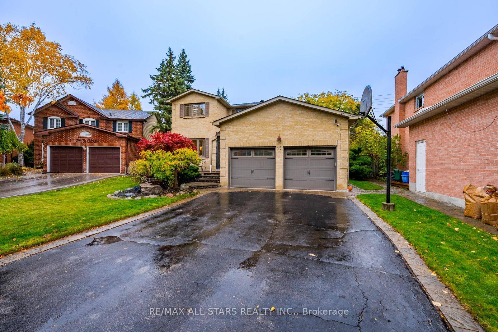 Nestled on a quiet, tree lined street in one of Markham's most sought after neighbourhoods, this exceptional family home combines timeless charm, comfort, and convenience.