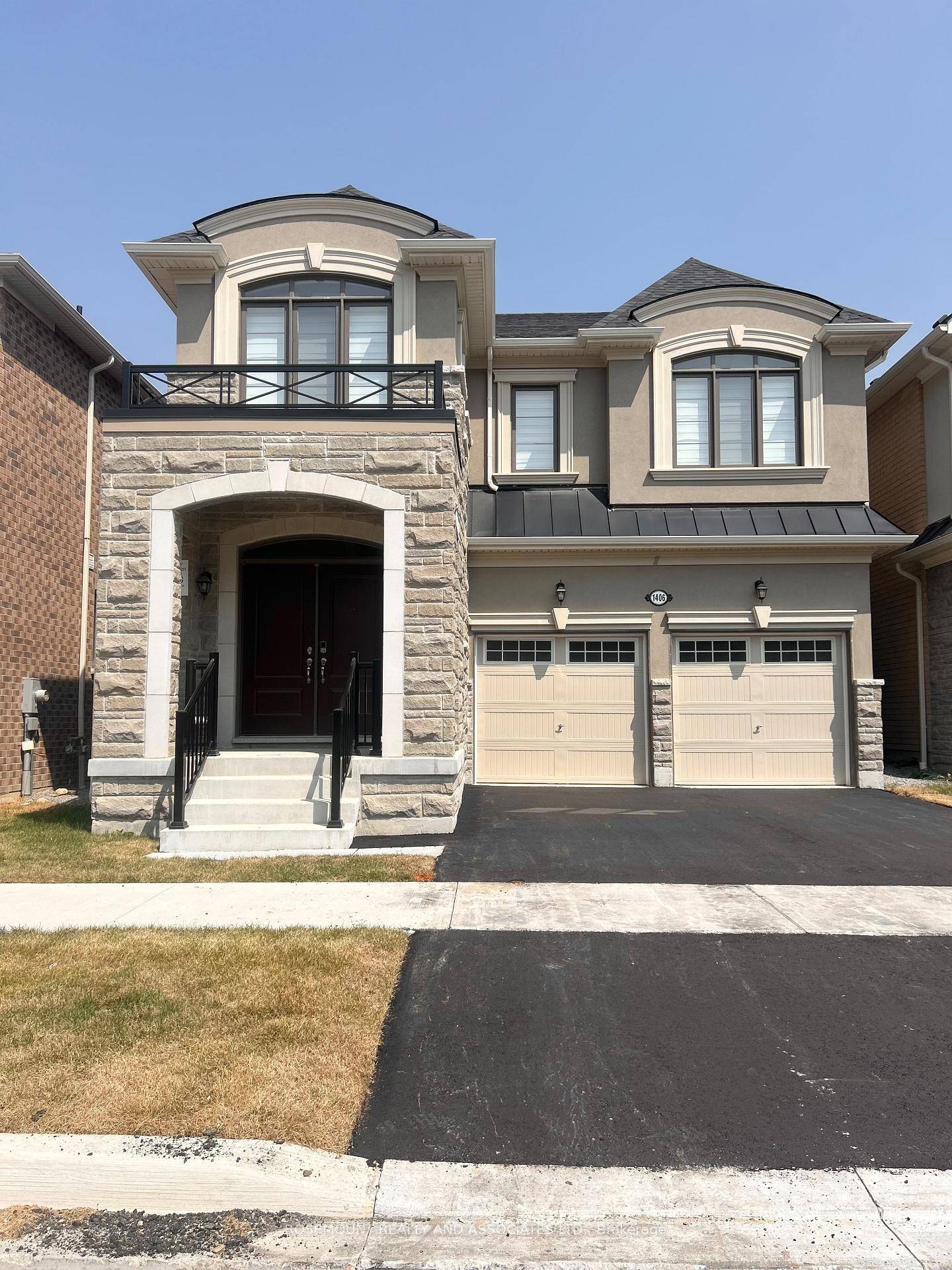 1Yr Old 4 Bdr amp ; 4 Bath Home !