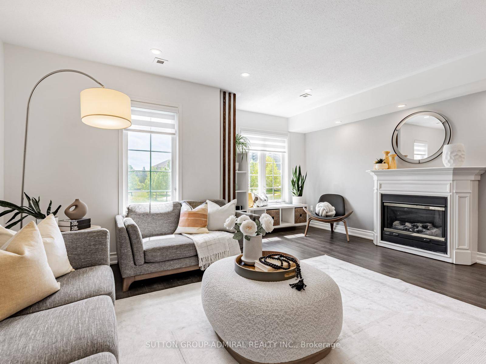 RARELY OFFERED LUXURY TOWNHOUSE BACKING ONTO SCENIC CITY PARK Welcome to this fully upgraded 4 bed 4 bath townhome in high demand Thornhill, just steps from Ada Mackenzie Park, Leitchcroft ...
