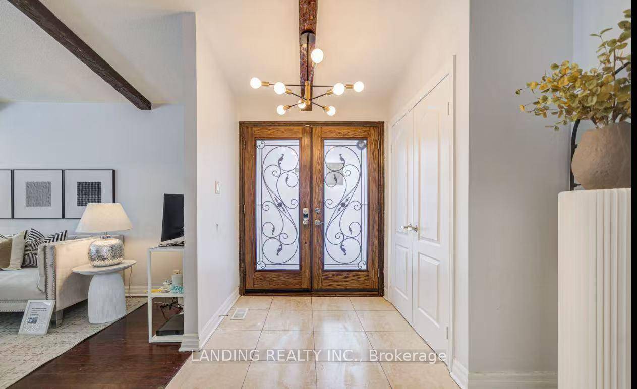 Backsplit With Lots Of Character Hi Ceng Beamed Cathedral Ceiling Main Flr, Upgraded Gorgeous Large Kitchen W Granite Counter, Natural Stone Floor Backsplash W Stainless Steels Appliances, Huge Private Tropical ...