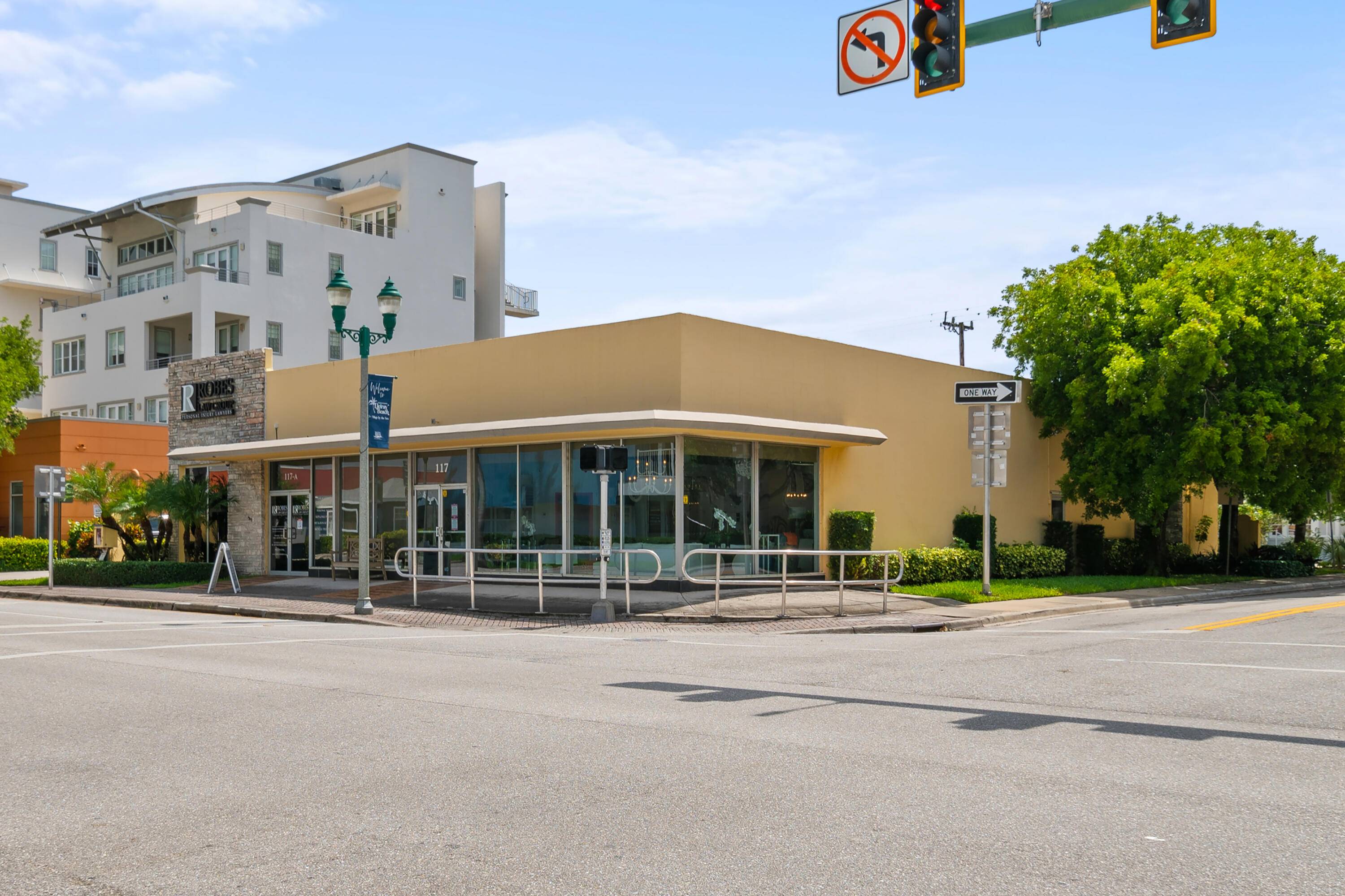 THIS MULTI USE COMMERCIAL PROPERTY IS A FREE STANDING CORNER BLDG WITH GREAT CAR AND FOOT TRAFFIC AT THE INTERSECTION OF NE 5TH AVE NE 1ST ST IN DOWTOWN DELRAY ...