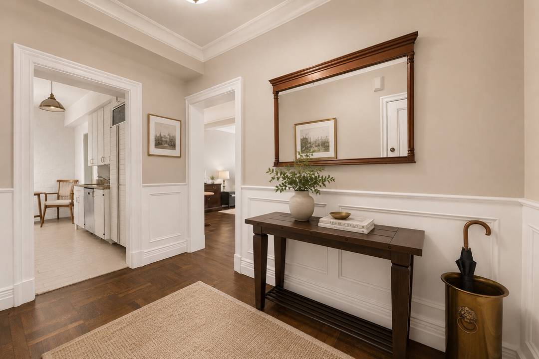 A lovely corner co op nestled in the heart of the Upper East Side, this 1 bedroom, 1 bathroom home is a paradigm of classic city living.