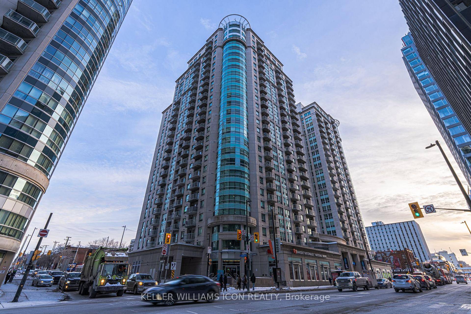 Enjoy unobstructed views of the University of Ottawa and South Sandy Hill in the highly sought after Claridge Plaza.