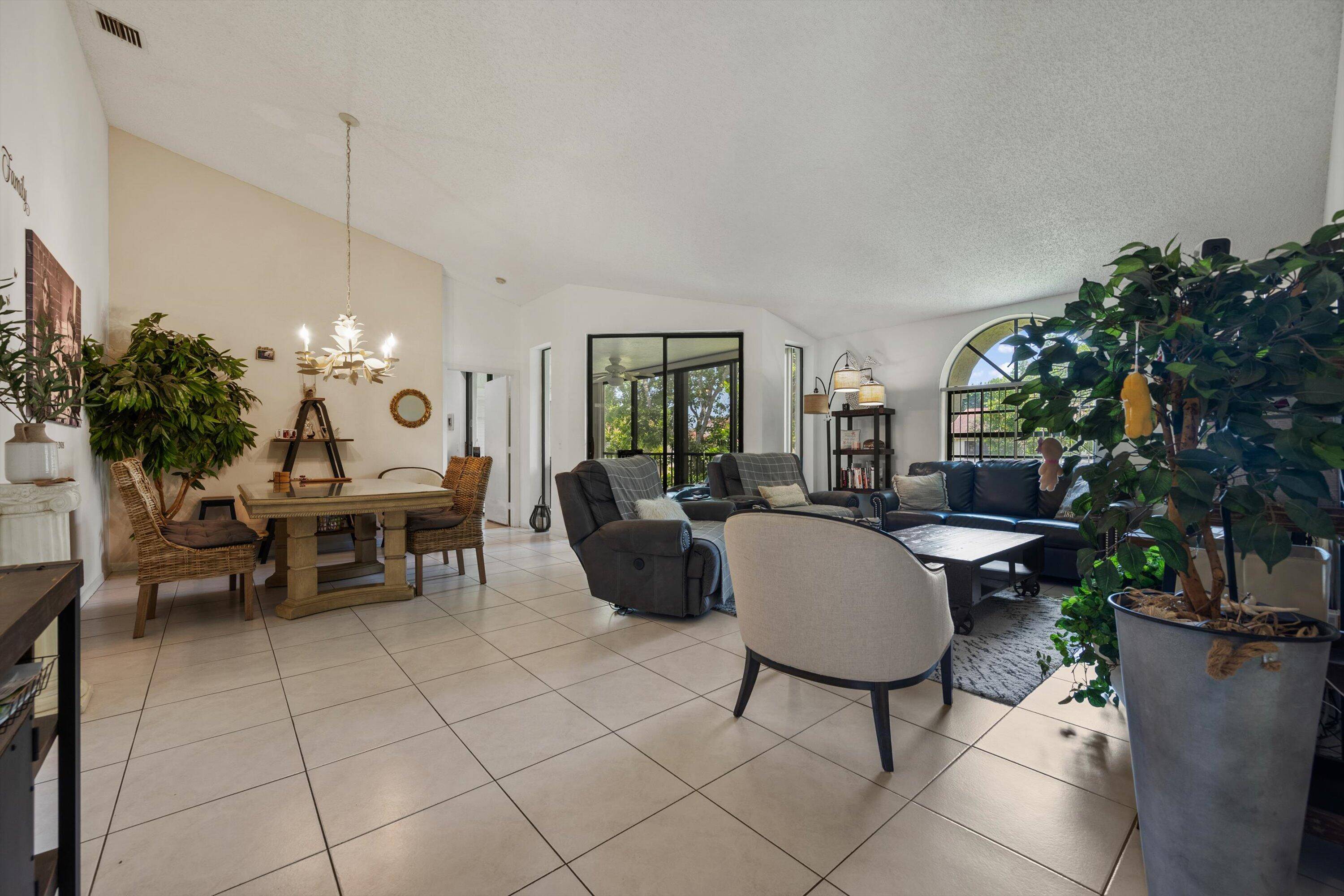 LAKEVIEW Grandi Model 3 bedroom 2 Bathroom Condo With Its Own Elevator In PLATINA's Beautiful Blue White Illustre Village.
