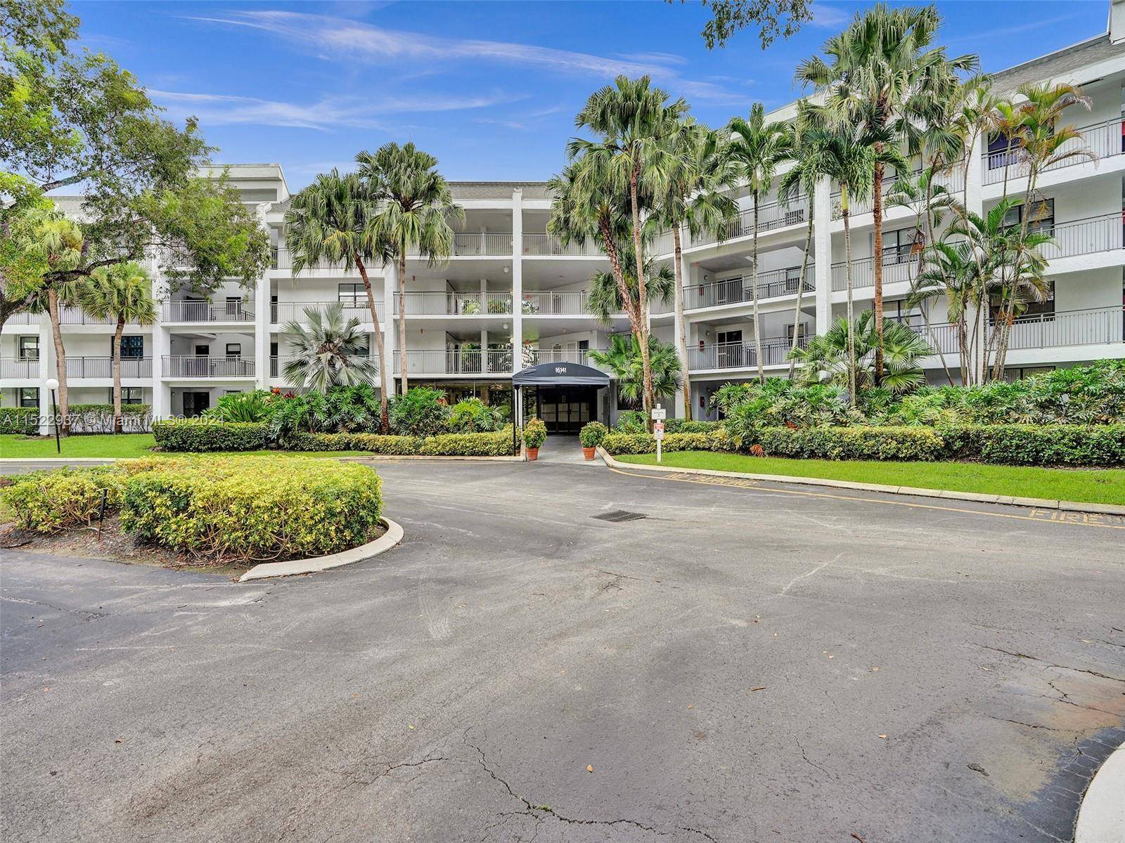 Perfectly maintained LARGEST AVAILABLE unit, in sought after Weston community.